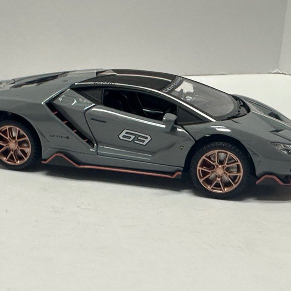 1:24 Lamborghini Centenario Diecast With Headlight & Taillight LED Gray - Picture 2 of 9